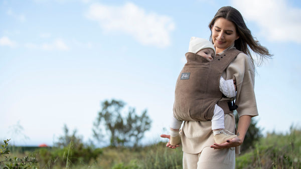 The importance of using a baby carrier in the cozy autumn months 🍁